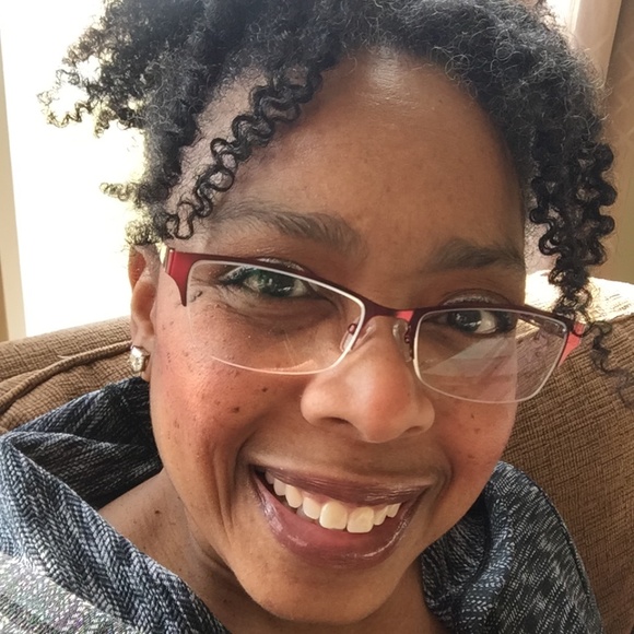 Meet your Posher, Phyllis - Picture 1 of 10